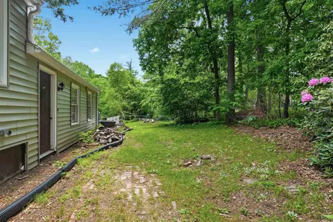 Exterior - 17 Rolling Ridge Rd, Windham, NH 03087 photo 9 of 13