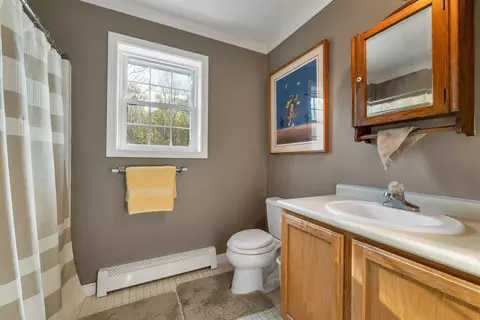 Bath - 58 Pointe Trinity Dr, Strafford, NH 03884 photo 2 of 3