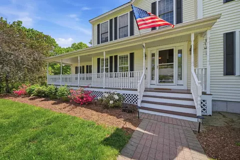 Exterior - 13 Stirling Ave, Hooksett, NH 03106 photo 3 of 6