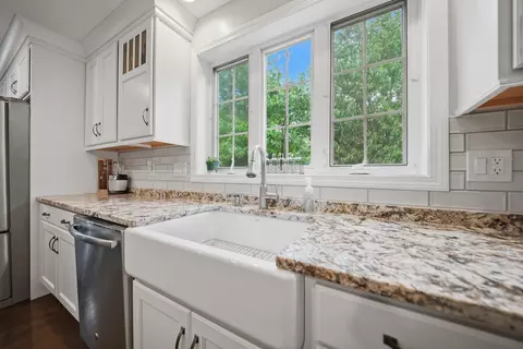 Kitchen - 13 Stirling Ave, Hooksett, NH 03106 photo 4 of 5