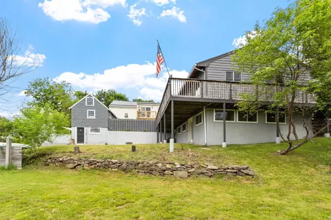 31 Main St, Raymond, NH 03077