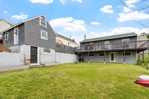 31 Main St, Raymond, NH 03077