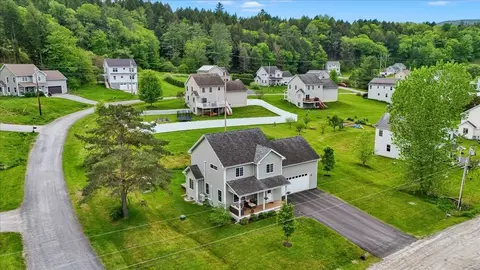 162 Middle Rd, Waterbury, VT 05676