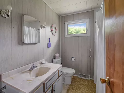 Bath - 174 Biddie Knob Rd, Hubbardton, VT 05735 photo 1 of 1