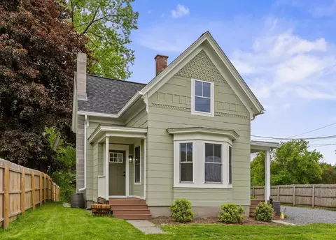 225 Latham Works Ln, Hartford, VT 05001