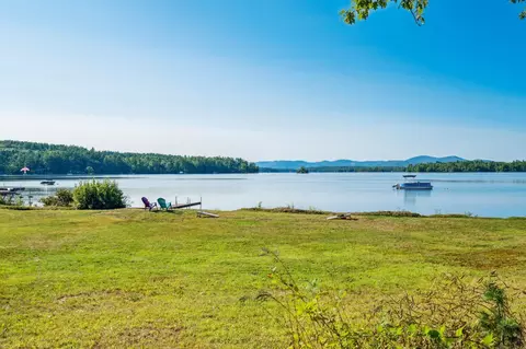 3 Brewster Rd, Tuftonboro, NH 03816