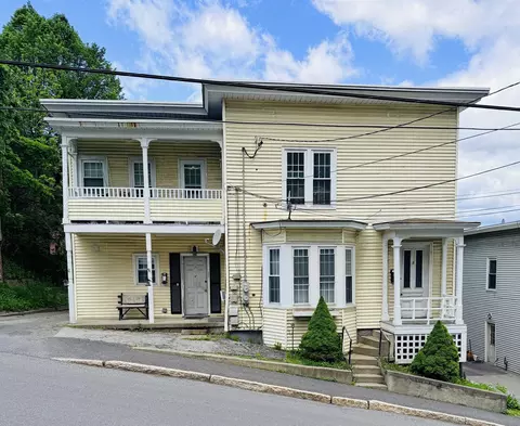 8 Mount St, Barre, VT 05641 photo 2