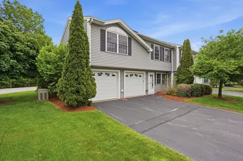 2 Red Sox Ln, Raymond, NH 03077
