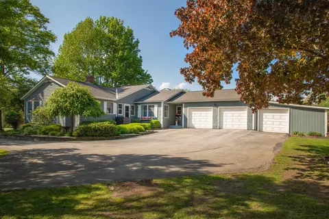 742 Rte 7b-central, Clarendon, VT 05759