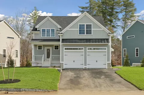 16 Copps Dr, Rochester, NH 03868