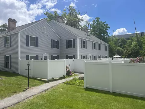 15 Hemlock Frst, Dover, NH 03820