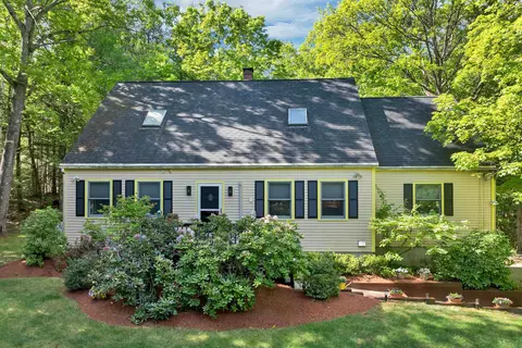 490 Meredith Center Rd, Laconia, NH 03246