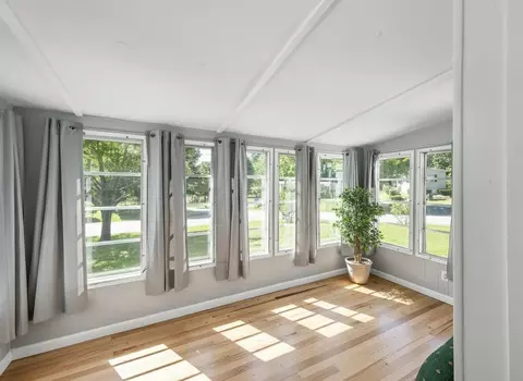 1 Woodgate Cir, Tilton, NH 03276
