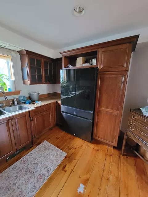 Kitchen - 27 Linden St, Exeter, NH 03833 photo 4 of 5