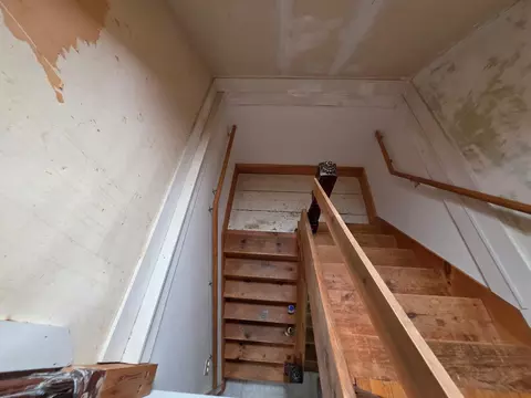 Entry Way - 27 Linden St, Exeter, NH 03833 photo 5 of 7