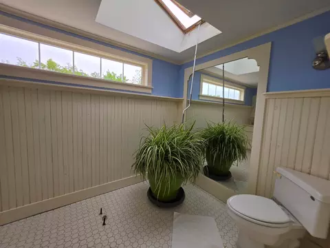 Bath - 27 Linden St, Exeter, NH 03833 photo 3 of 4