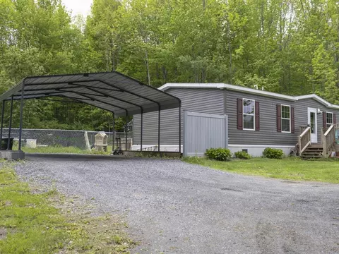 33 Mchugh Rd, Graniteville, VT 05654