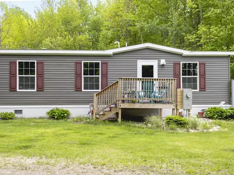 33 Mchugh Rd, Graniteville, VT 05654