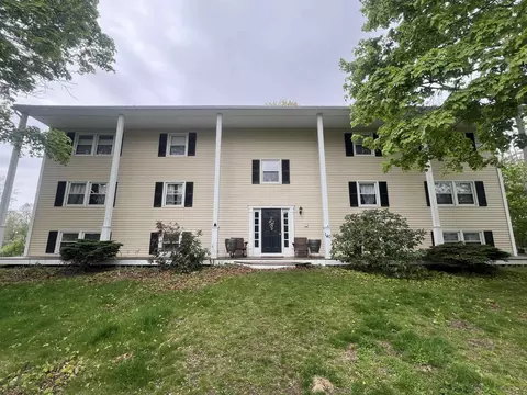 140 Cass St #A, Portsmouth, NH 03801