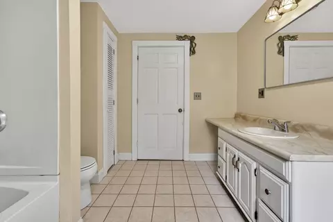 Bath - 141 Mitchell Rd, Nottingham, NH 03290 photo 4 of 4
