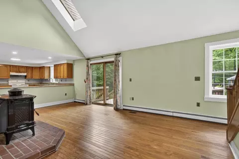 Living - 141 Mitchell Rd, Nottingham, NH 03290 photo 3 of 11