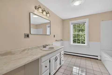 Bath - 141 Mitchell Rd, Nottingham, NH 03290 photo 2 of 4