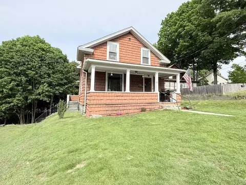 27 Columbus Cir, Newport, NH 03773