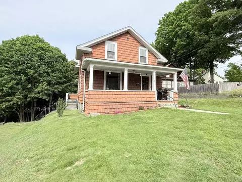27 Columbus Cir, Newport, NH 03773