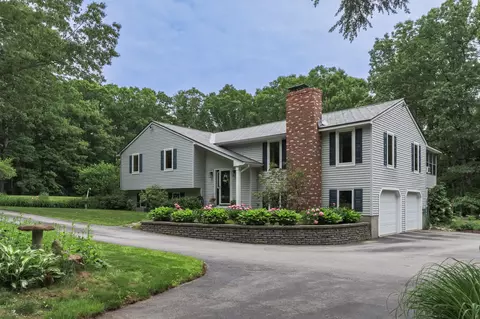 59 Whipplewill Rd, New Boston, NH 03070