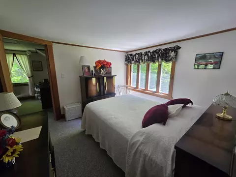 Bedroom - 1921 Shadow Lake Rd, Glover, VT 05839 photo 5 of 7