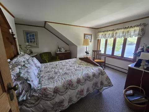 Bedroom - 1921 Shadow Lake Rd, Glover, VT 05839 photo 6 of 7