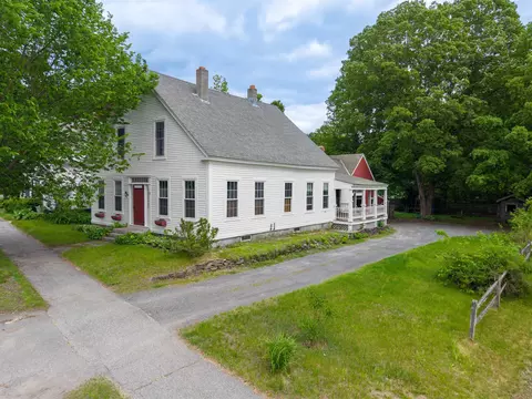 26 Park St, Charlestown, NH 03603