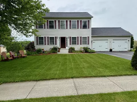 113 Hunting Ridge Ln, Milton, VT 05468