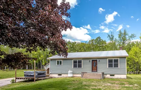518 W Fryeburg Rd, Fryeburg, ME 04037