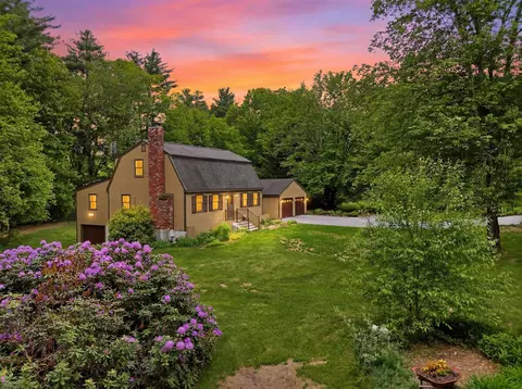 11 Mitchell St, Merrimack, NH 03054