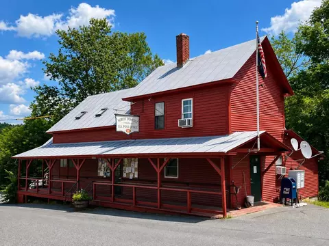 7868 Pomfret Rd, Pomfret, VT 05053