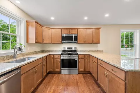 Kitchen - 5 Violette Dr # A, Epping, NH 03042 photo 3 of 5