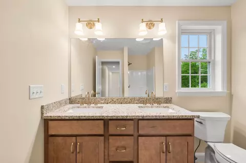 Bath - 5 Violette Dr # A, Epping, NH 03042 photo 2 of 5