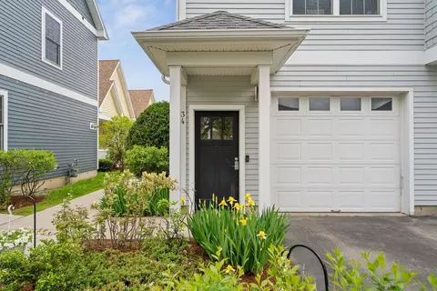 34 Madison Dr, Williston, VT 05495