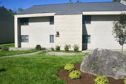 26 Bayberry Ln, South Burlington, VT 05403