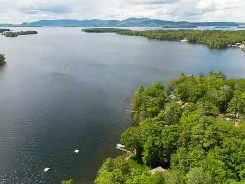 34 Mayer Rd, Moultonborough, NH 03254