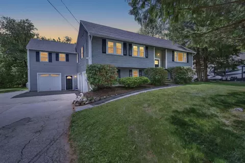 30 Amberwood Dr, Atkinson, NH 03811