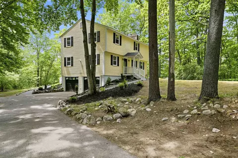 27 Gilcreast Rd, Londonderry, NH 03053