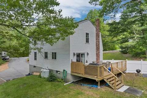Exterior - 40 Sheldon Rd, Derry, NH 03038 photo 4 of 10