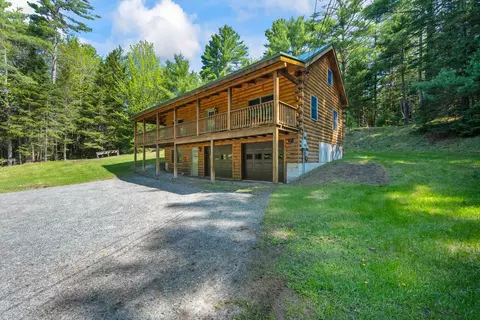 81 Pine Valley Rd, Bethlehem, NH 03574