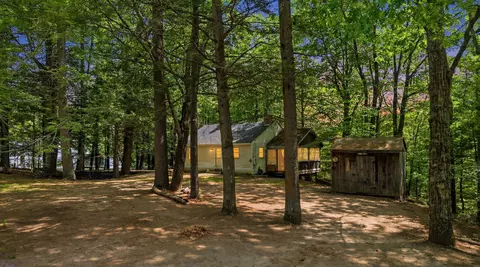 166 Cram Rd, Weare, NH 03281