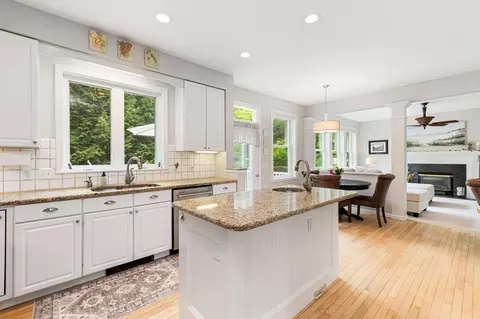 Kitchen - 31 Barrett Ln, Williston, VT 05495 photo 6 of 6