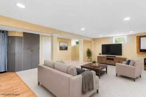 Living - 31 Barrett Ln, Williston, VT 05495 photo 6 of 6