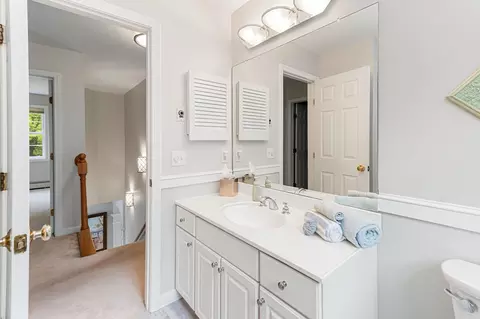 Bath - 31 Barrett Ln, Williston, VT 05495 photo 6 of 7