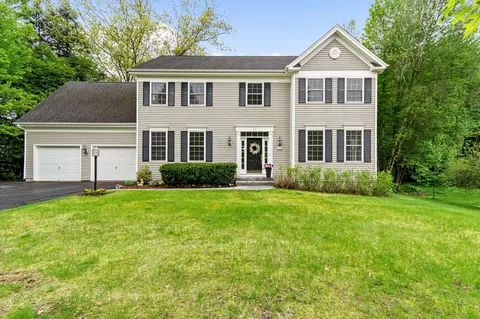 31 Barrett Ln, Williston, VT 05495